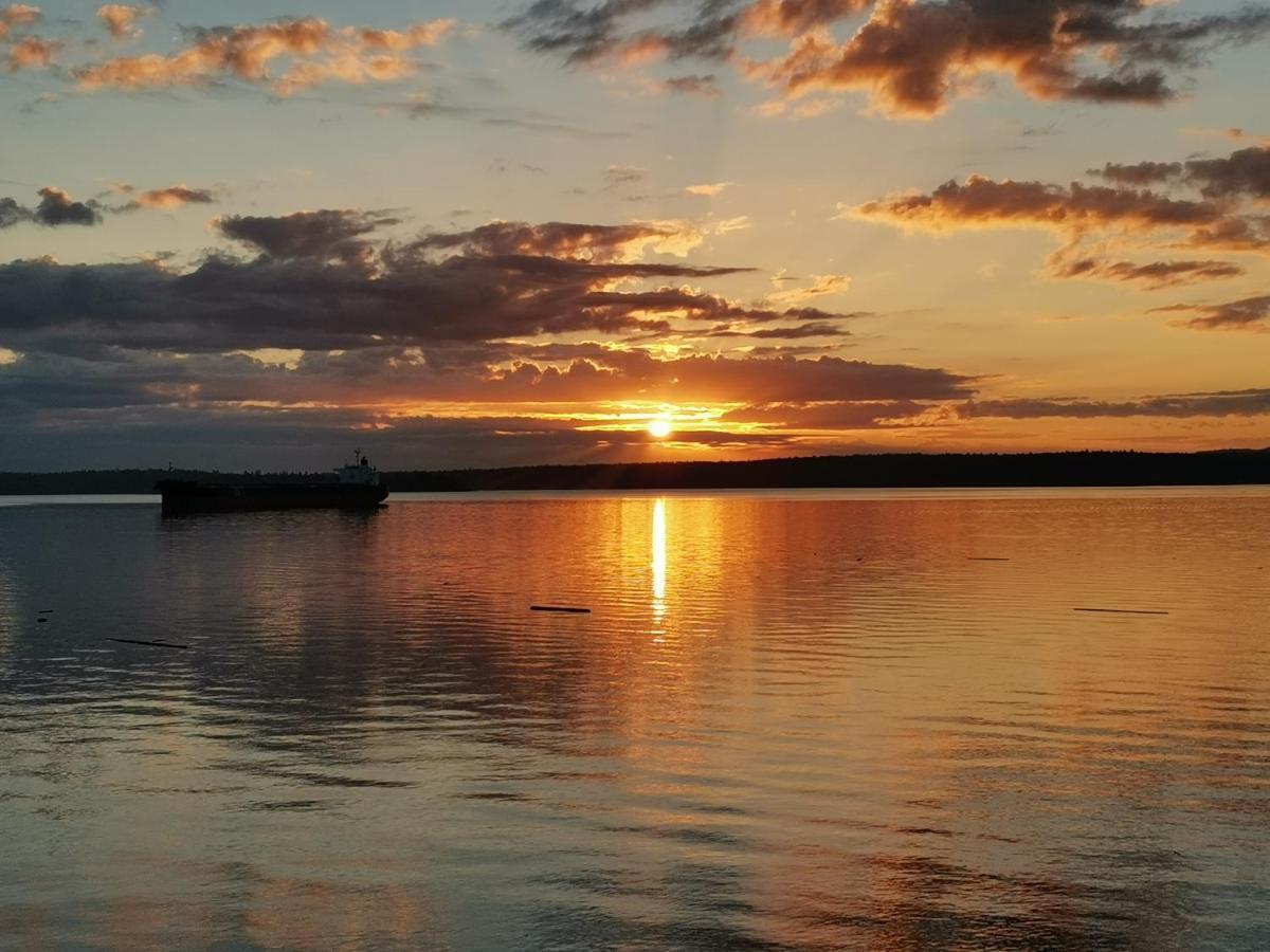Vancouver Island Castle Cove Inn Chemainus Bagian luar foto
