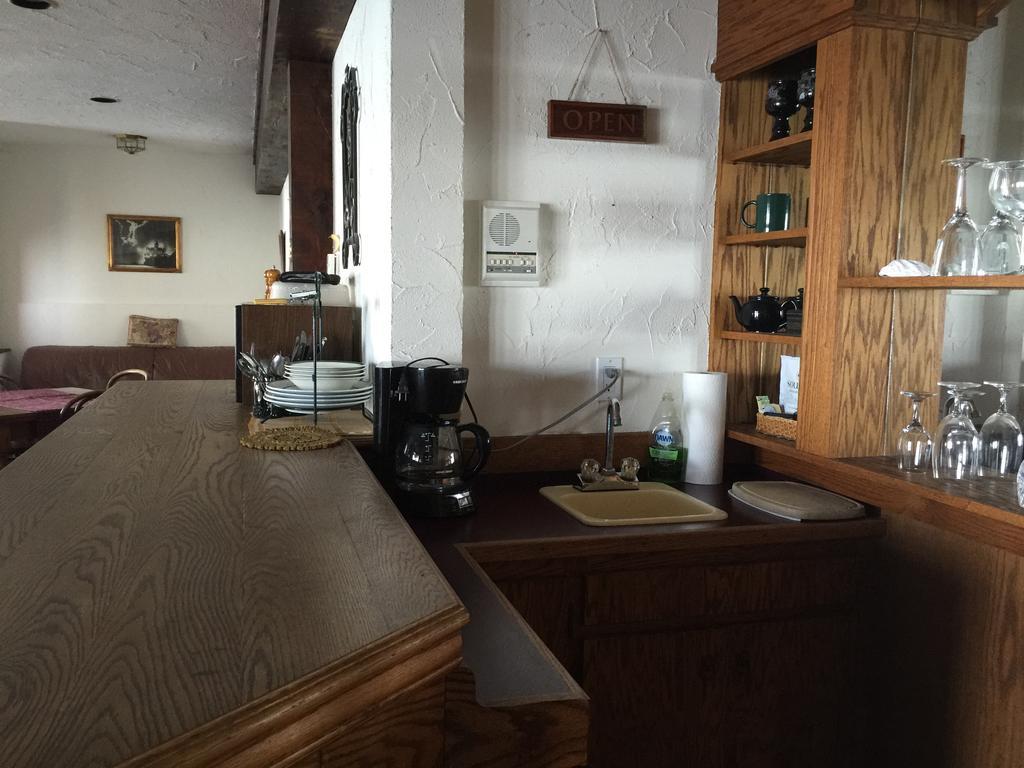 Vancouver Island Castle Cove Inn Chemainus Bagian luar foto